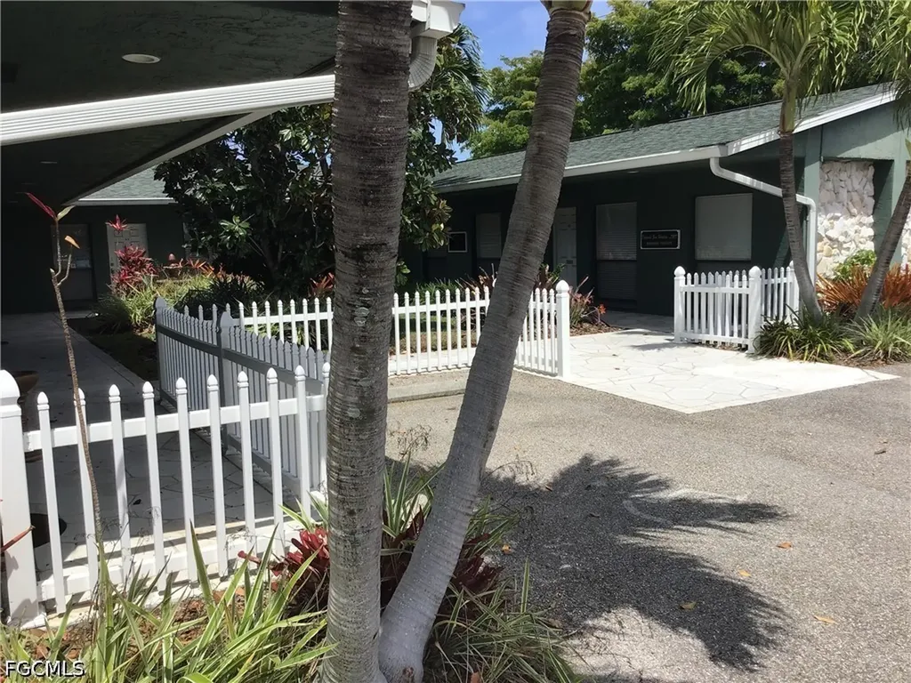 4020 Del Prado Boulevard S Cape Coral FL 33904
