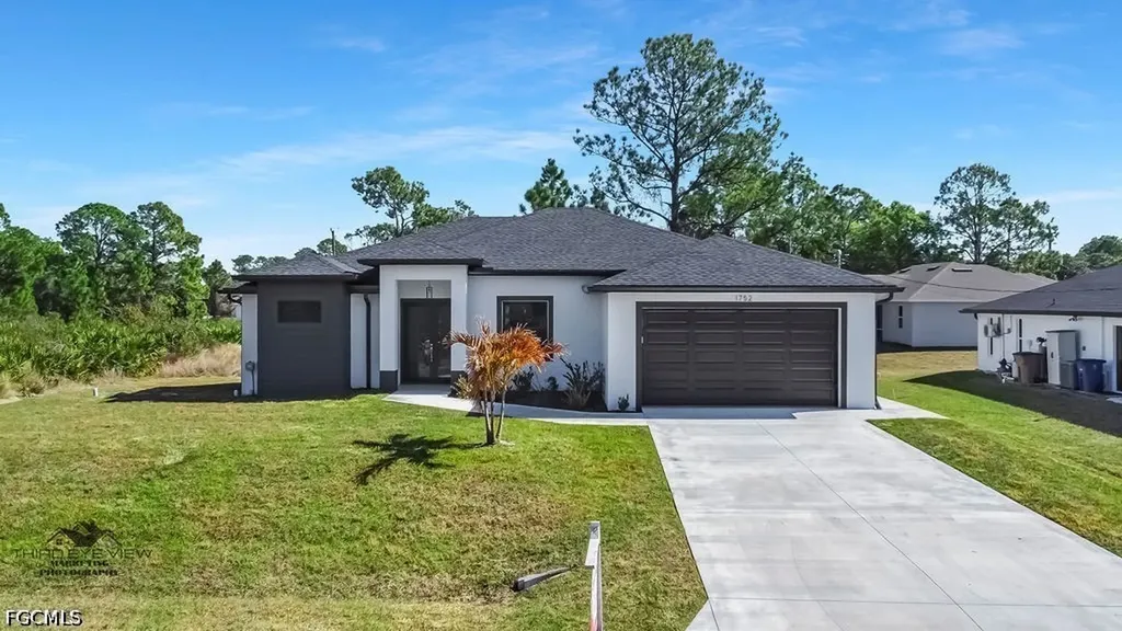 1752 Pine Avenue Lehigh Acres FL 33972