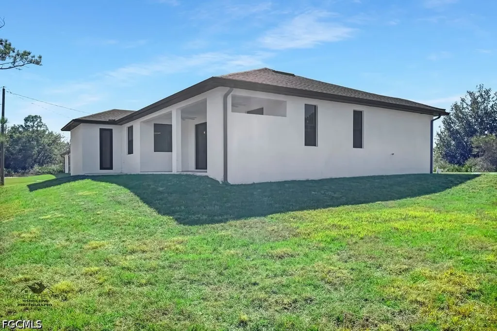 1752 Pine Avenue Lehigh Acres FL 33972