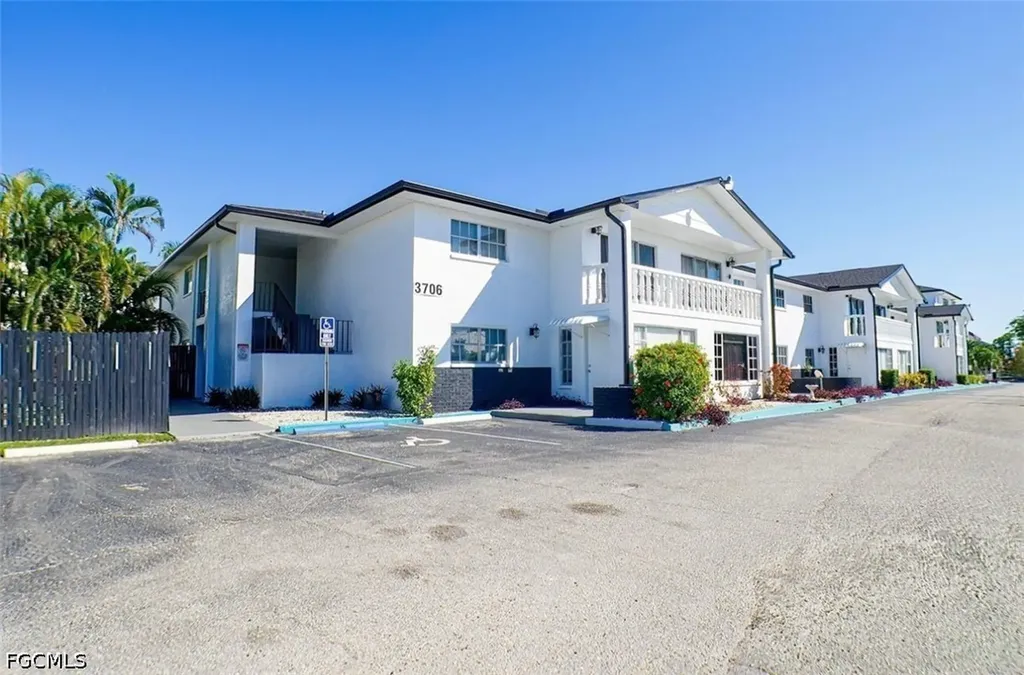 3706 Broadway Fort Myers FL 33901