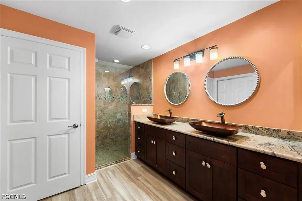 11040 Harbour Yacht Court Fort Myers FL 33908