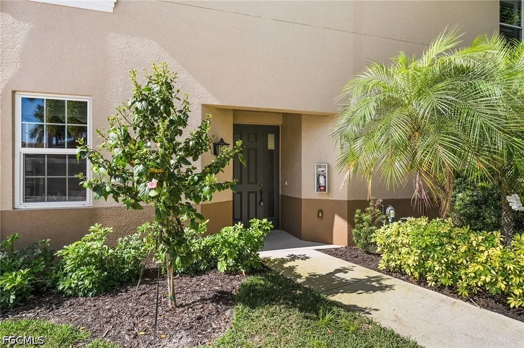 11040 Harbour Yacht Court Fort Myers FL 33908