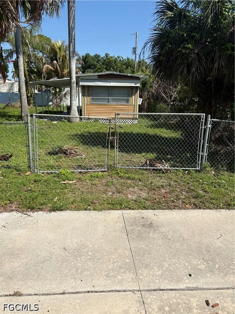 336 San Bernardino Street North Fort Myers FL 33903