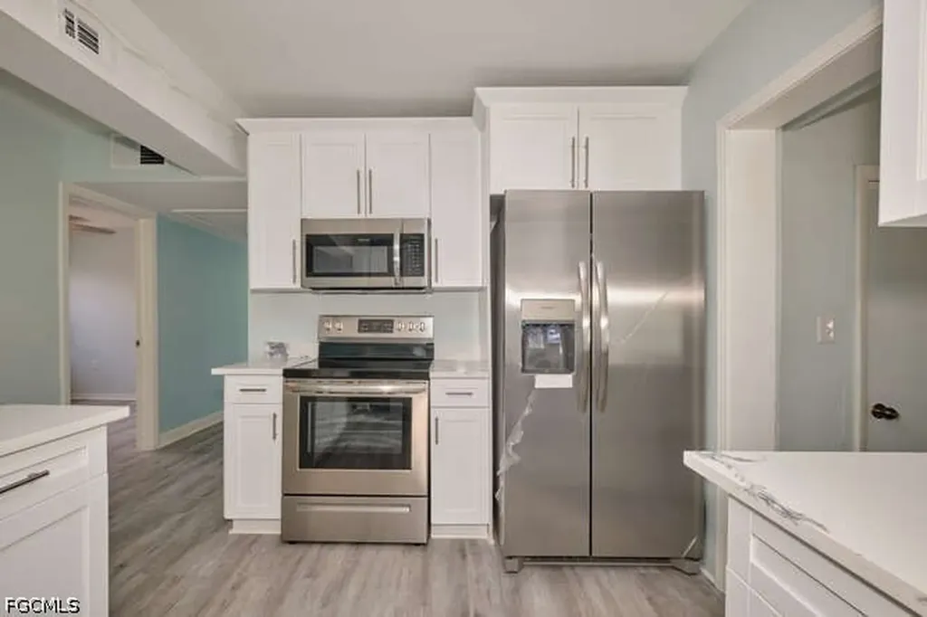 4370 Deleon Street Fort Myers FL 33901