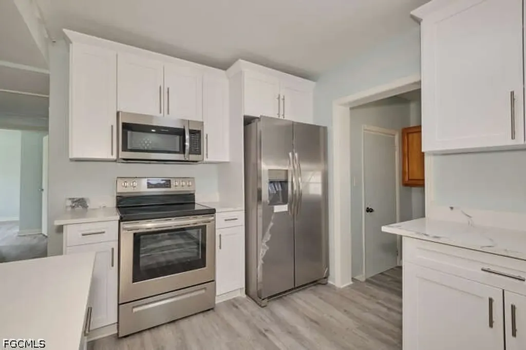 4370 Deleon Street Fort Myers FL 33901