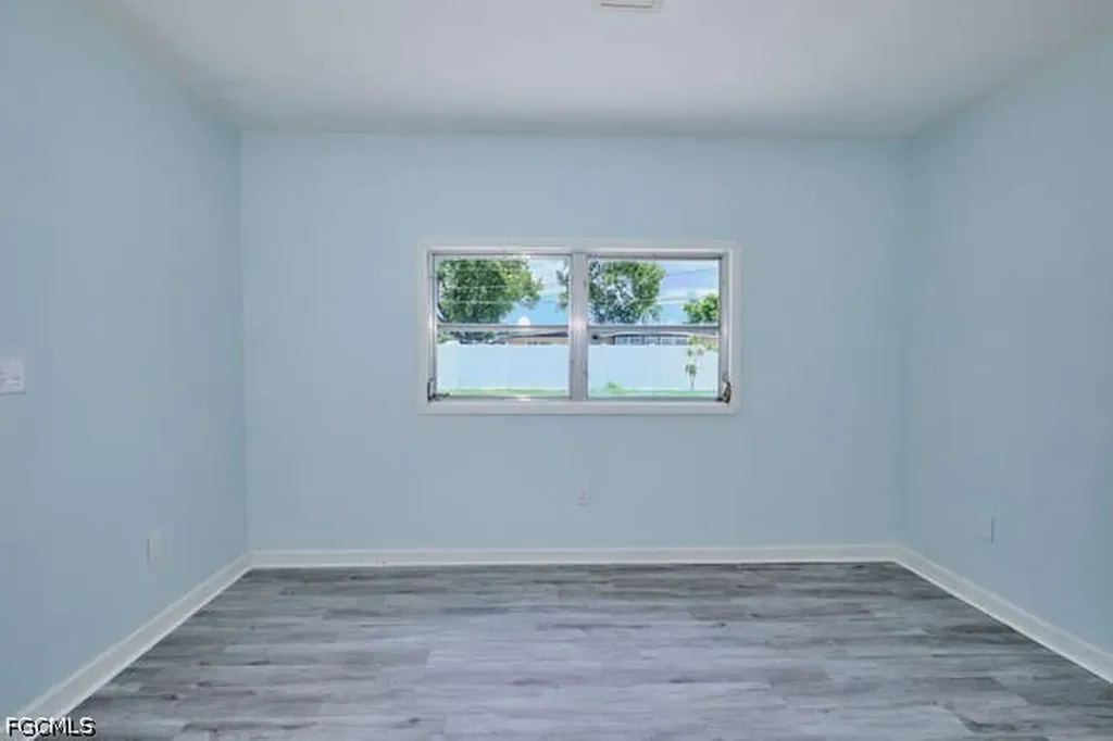 4370 Deleon Street Fort Myers FL 33901