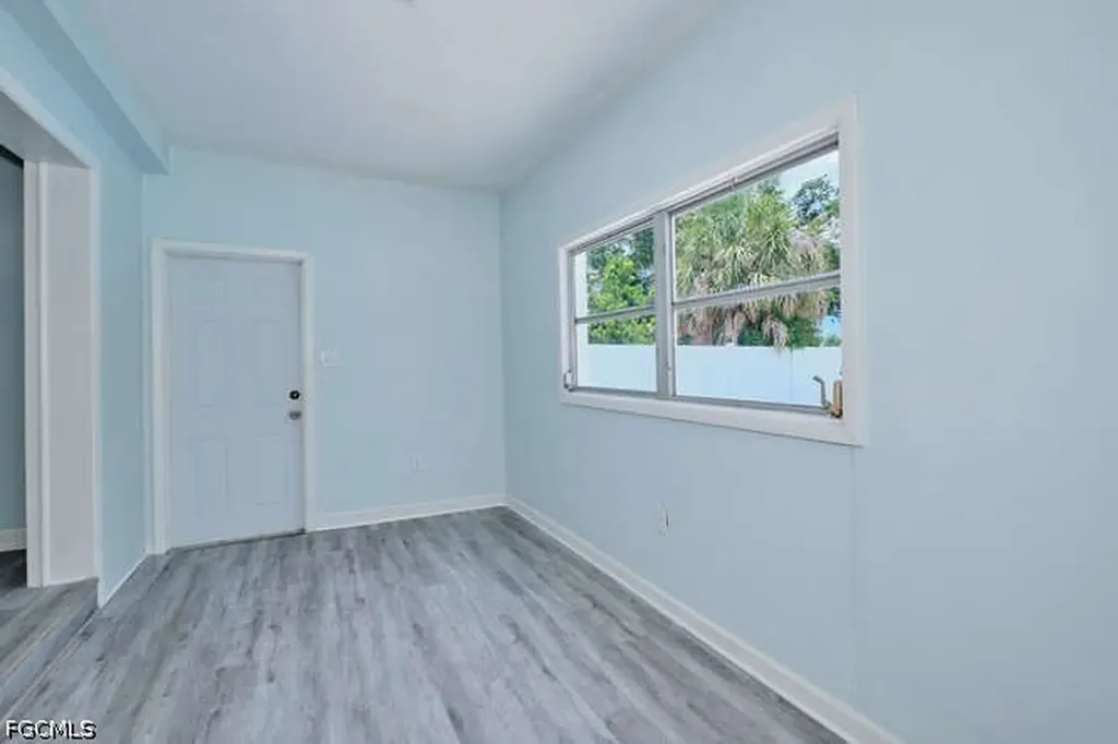 4370 Deleon Street Fort Myers FL 33901