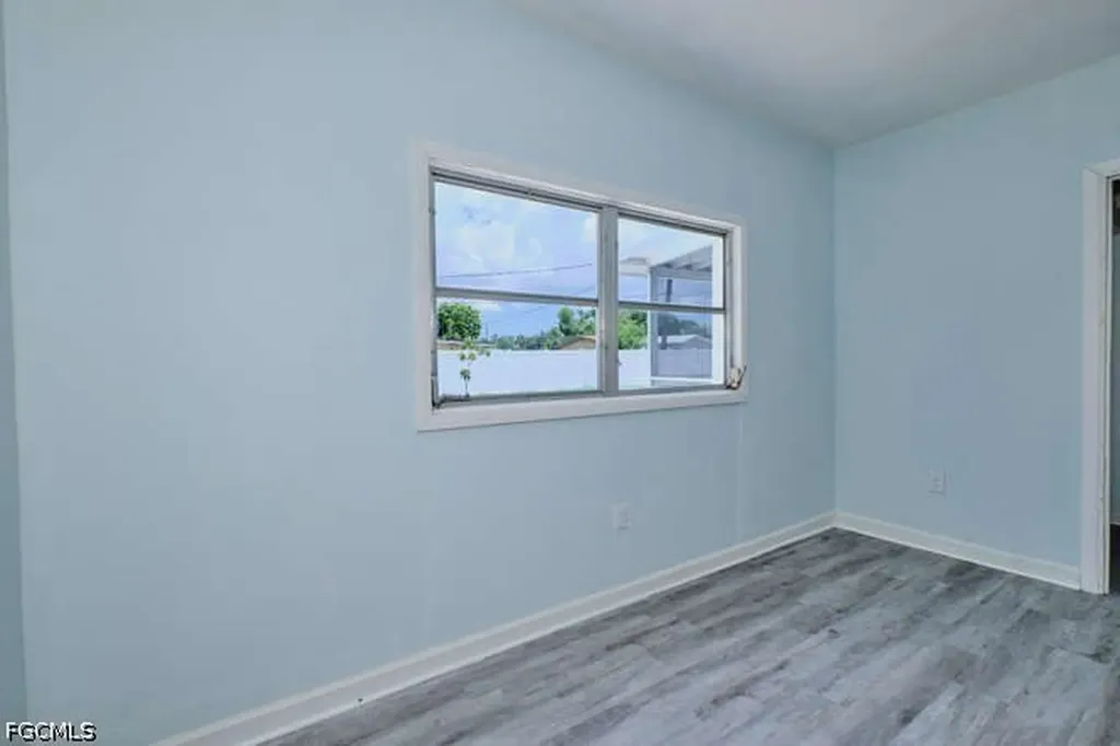 4370 Deleon Street Fort Myers FL 33901