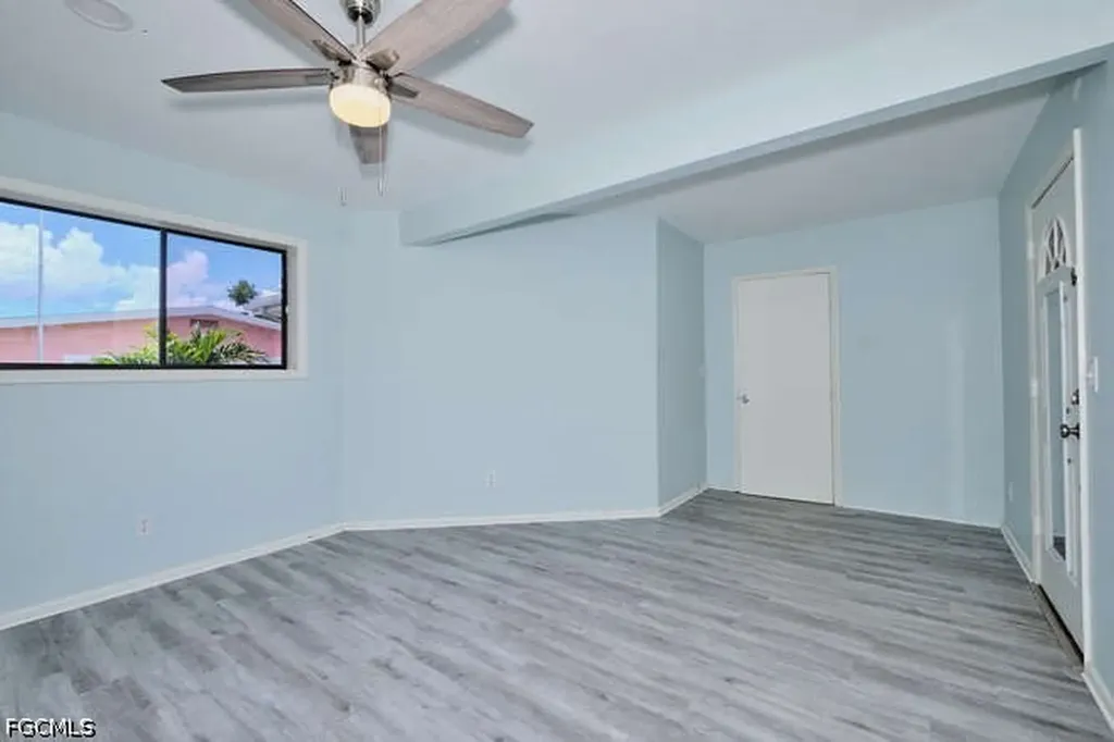 4370 Deleon Street Fort Myers FL 33901