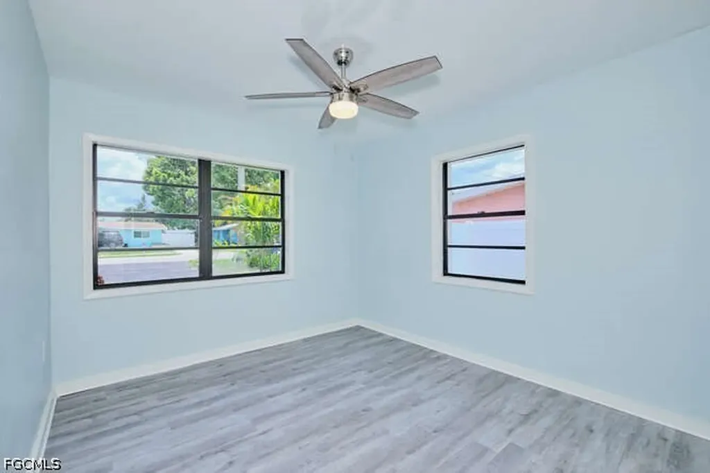 4370 Deleon Street Fort Myers FL 33901