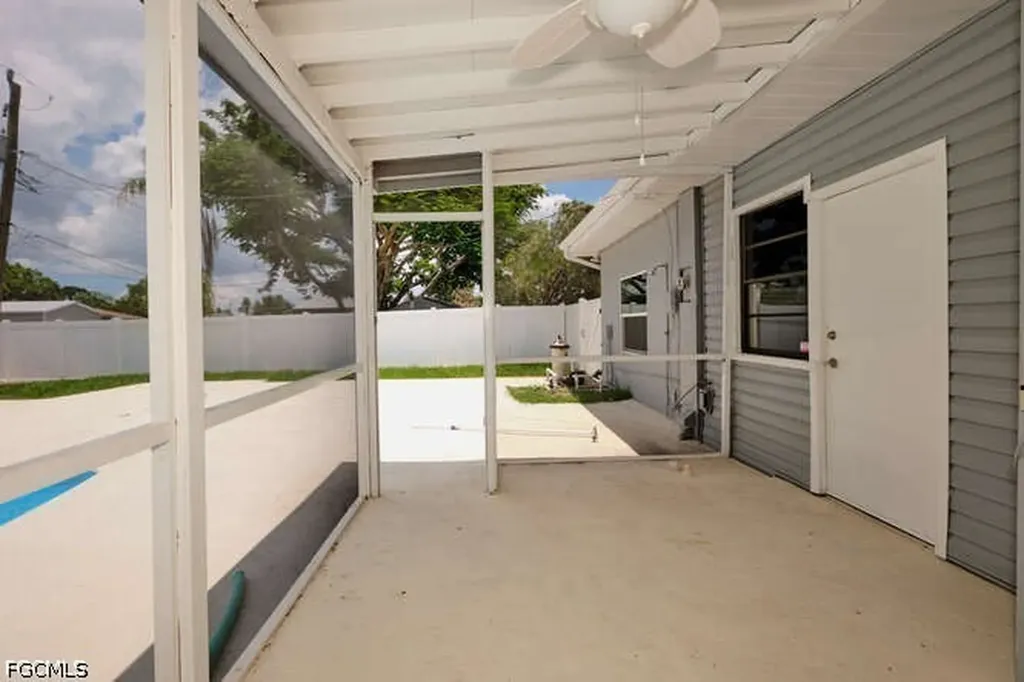 4370 Deleon Street Fort Myers FL 33901