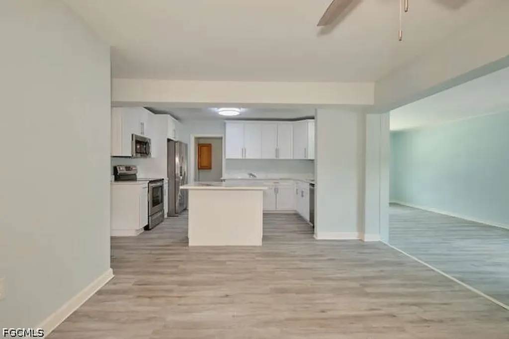 4370 Deleon Street Fort Myers FL 33901