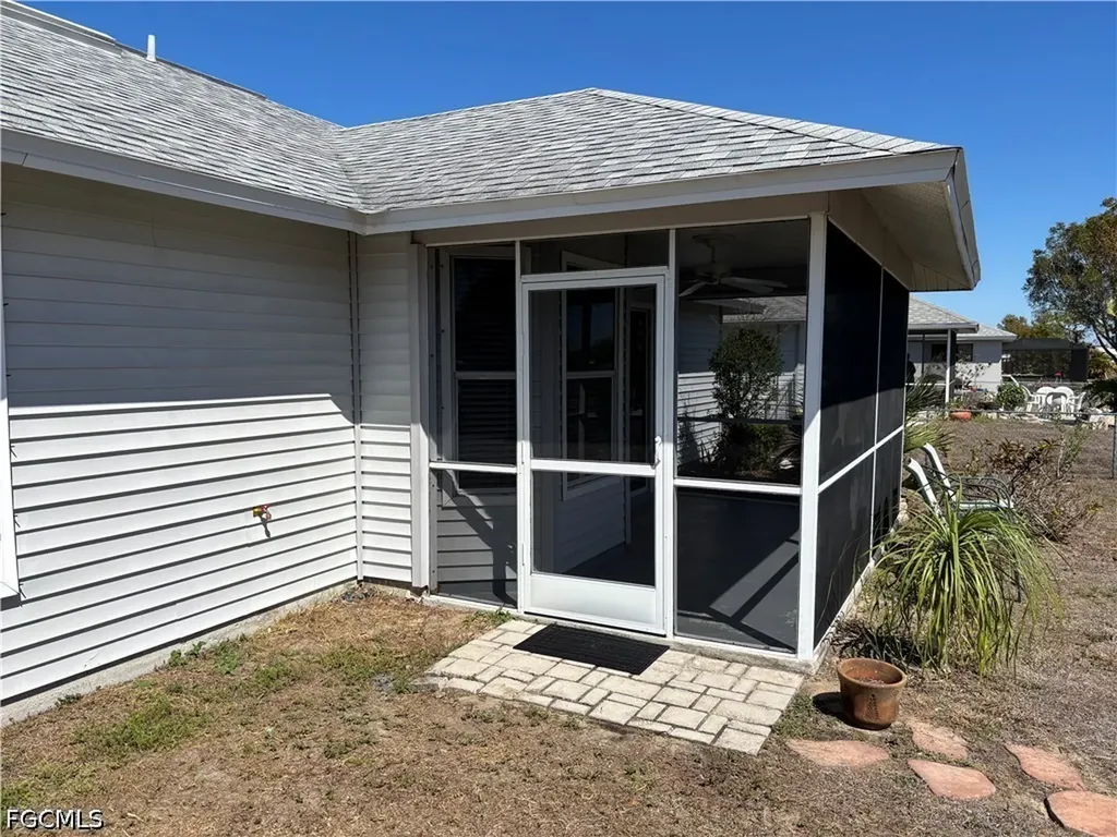 1213 SW 8th Place Cape Coral FL 33991