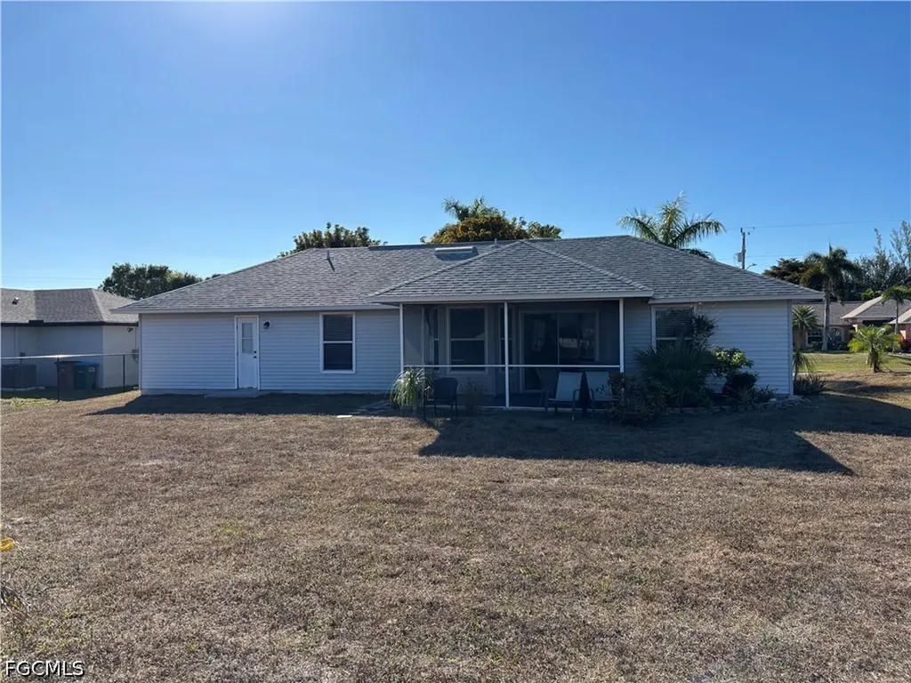 1213 SW 8th Place Cape Coral FL 33991