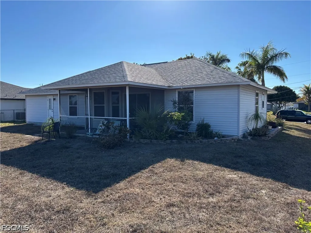 1213 SW 8th Place Cape Coral FL 33991