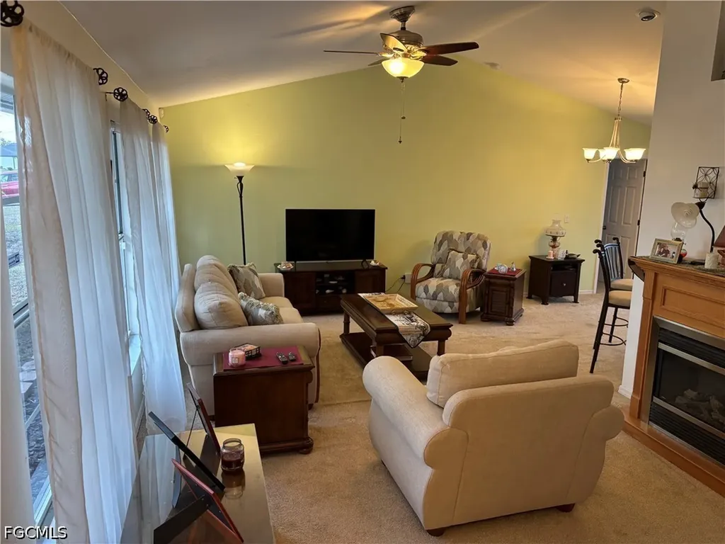 1213 SW 8th Place Cape Coral FL 33991