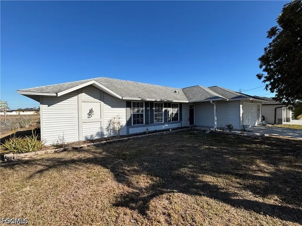 1213 SW 8th Place Cape Coral FL 33991