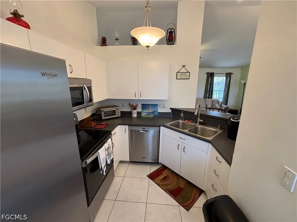 1213 SW 8th Place Cape Coral FL 33991