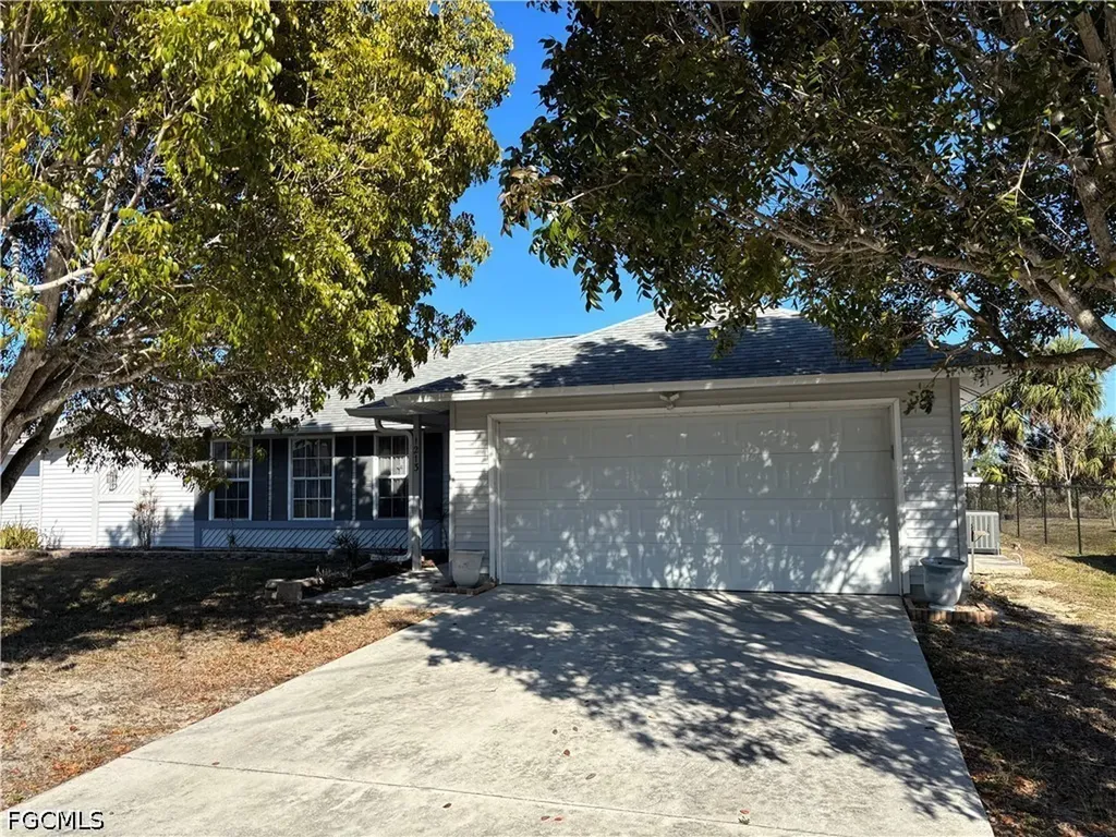 1213 SW 8th Place Cape Coral FL 33991