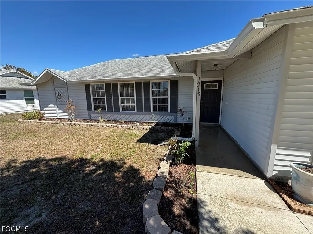 1213 SW 8th Place Cape Coral FL 33991