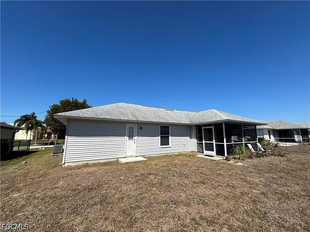 1213 SW 8th Place Cape Coral FL 33991