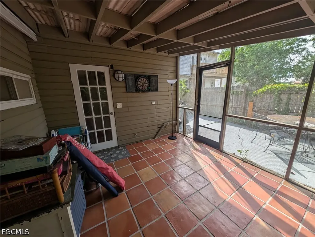1637 Woodford Avenue Fort Myers FL 33901