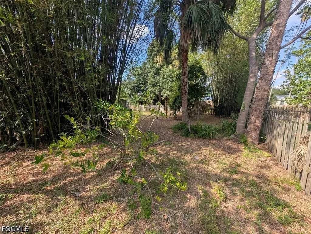 1637 Woodford Avenue Fort Myers FL 33901