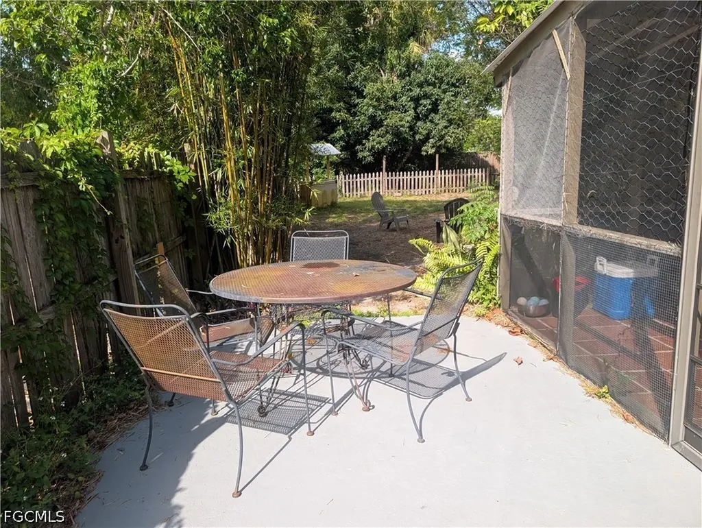 1637 Woodford Avenue Fort Myers FL 33901