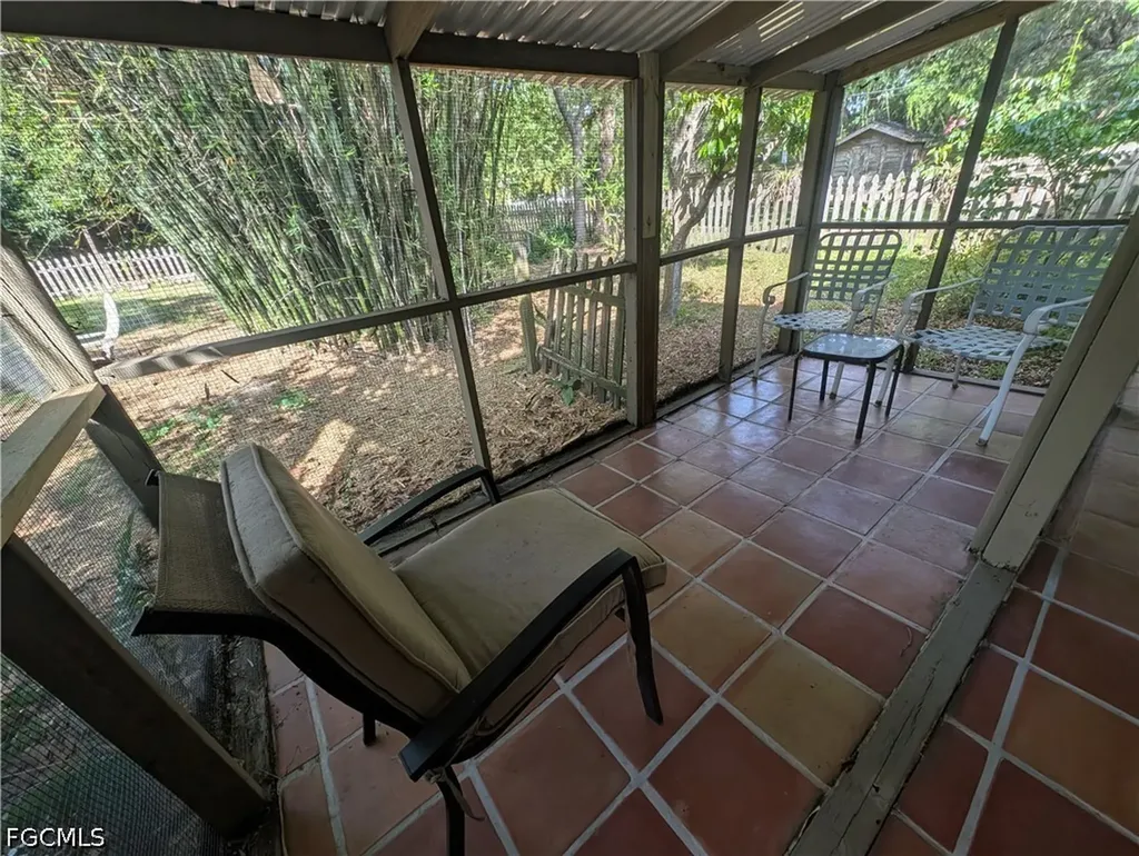 1637 Woodford Avenue Fort Myers FL 33901