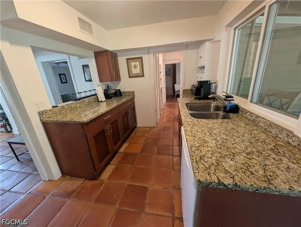 1637 Woodford Avenue Fort Myers FL 33901