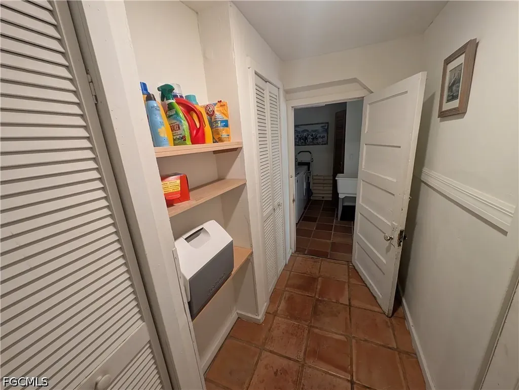 1637 Woodford Avenue Fort Myers FL 33901