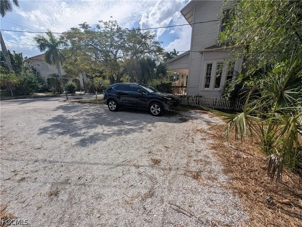 1637 Woodford Avenue Fort Myers FL 33901