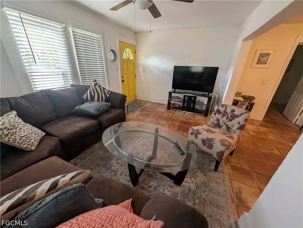 1637 Woodford Avenue Fort Myers FL 33901