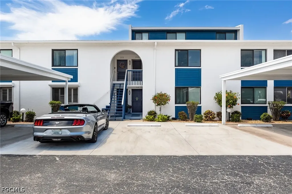 4904 Vincennes Street Cape Coral FL 33904
