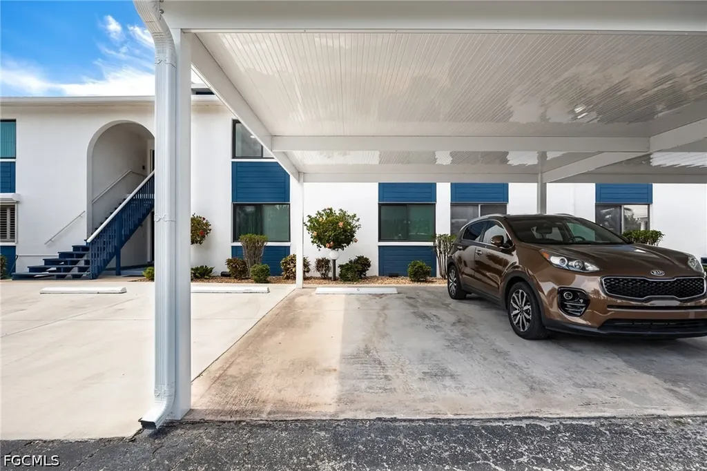 4904 Vincennes Street Cape Coral FL 33904