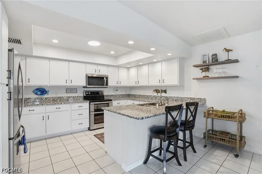 4433 SE 8th Place Cape Coral FL 33904