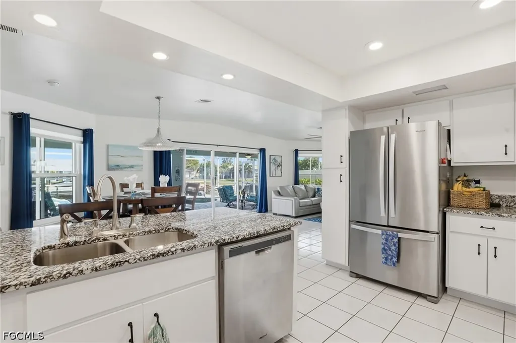 4433 SE 8th Place Cape Coral FL 33904