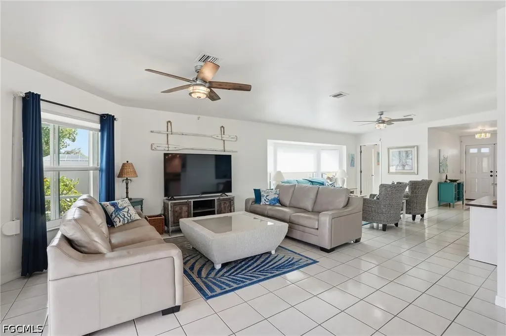 4433 SE 8th Place Cape Coral FL 33904