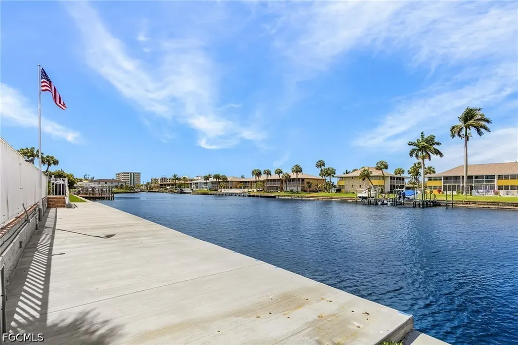 4620 SE 5th Place Cape Coral FL 33904