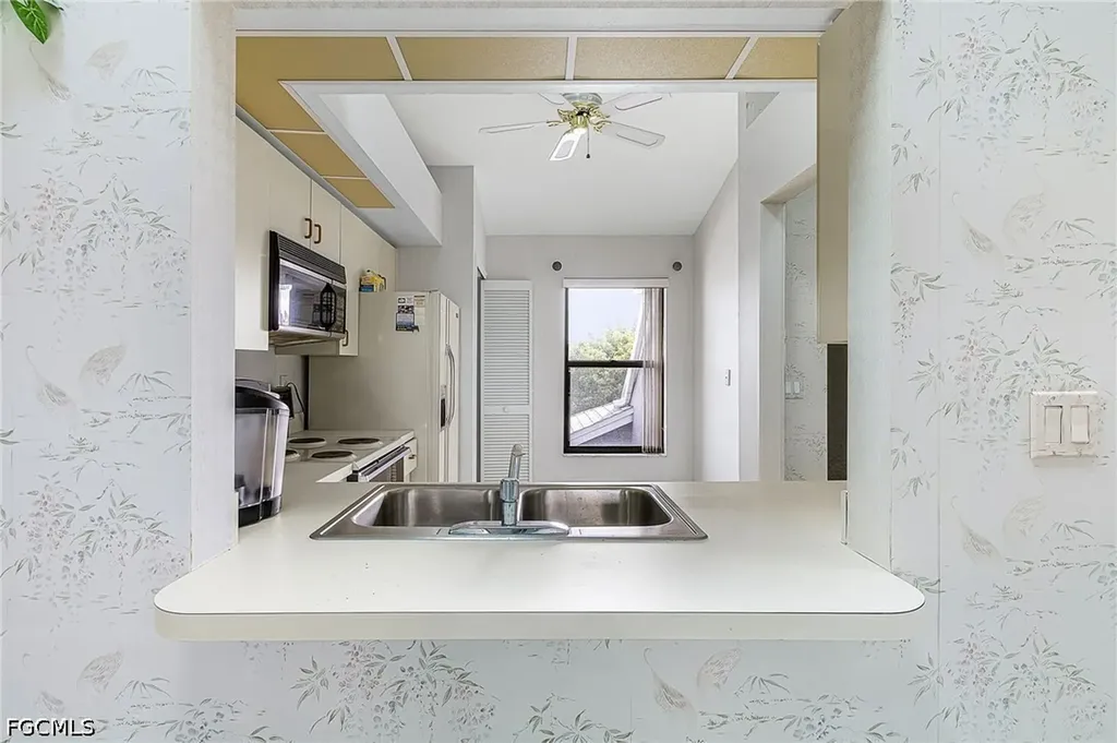 4620 SE 5th Place Cape Coral FL 33904