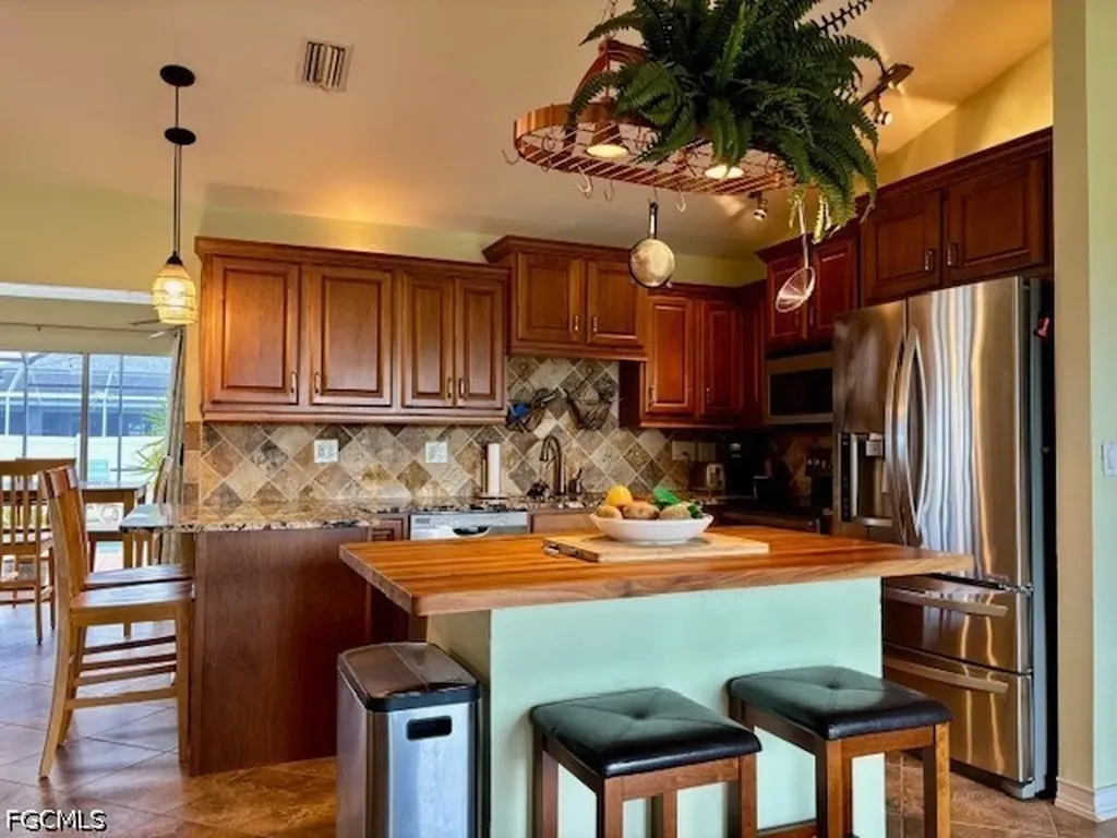 1155 SW 43rd Street Cape Coral FL 33914