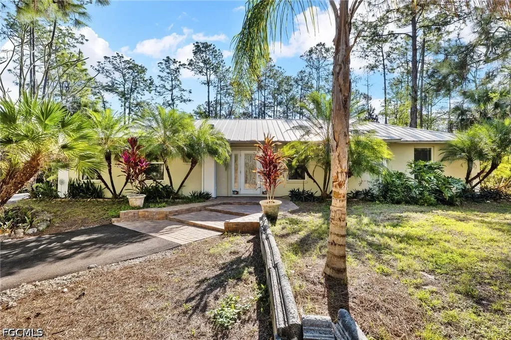 640 Desoto Boulevard S Naples FL 34117