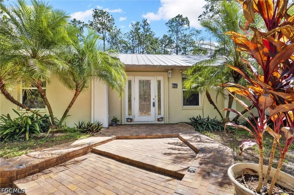 640 Desoto Boulevard S Naples FL 34117