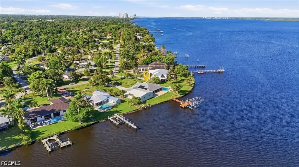 4473 E Riverside Drive Fort Myers FL 33905