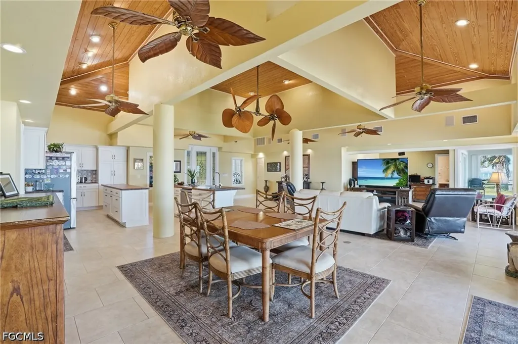 4473 E Riverside Drive Fort Myers FL 33905