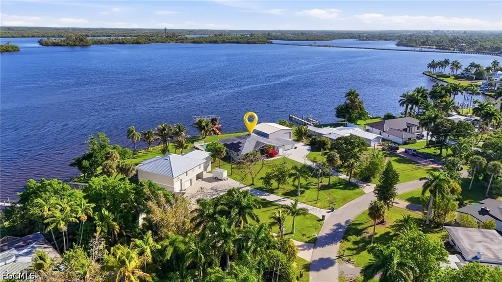 4473 E Riverside Drive Fort Myers FL 33905
