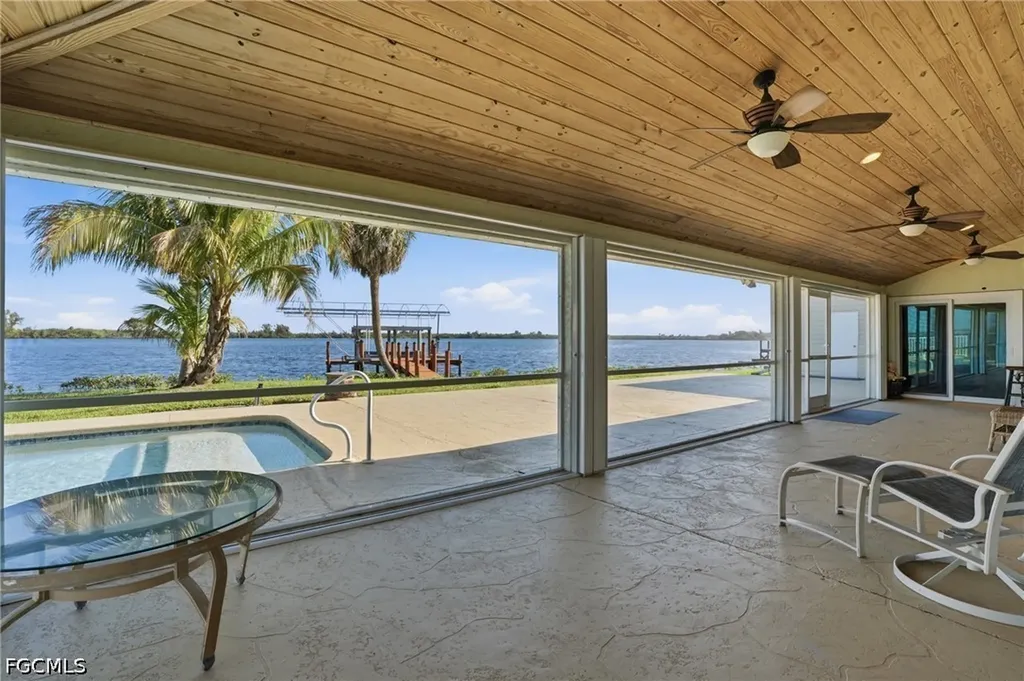 4473 E Riverside Drive Fort Myers FL 33905