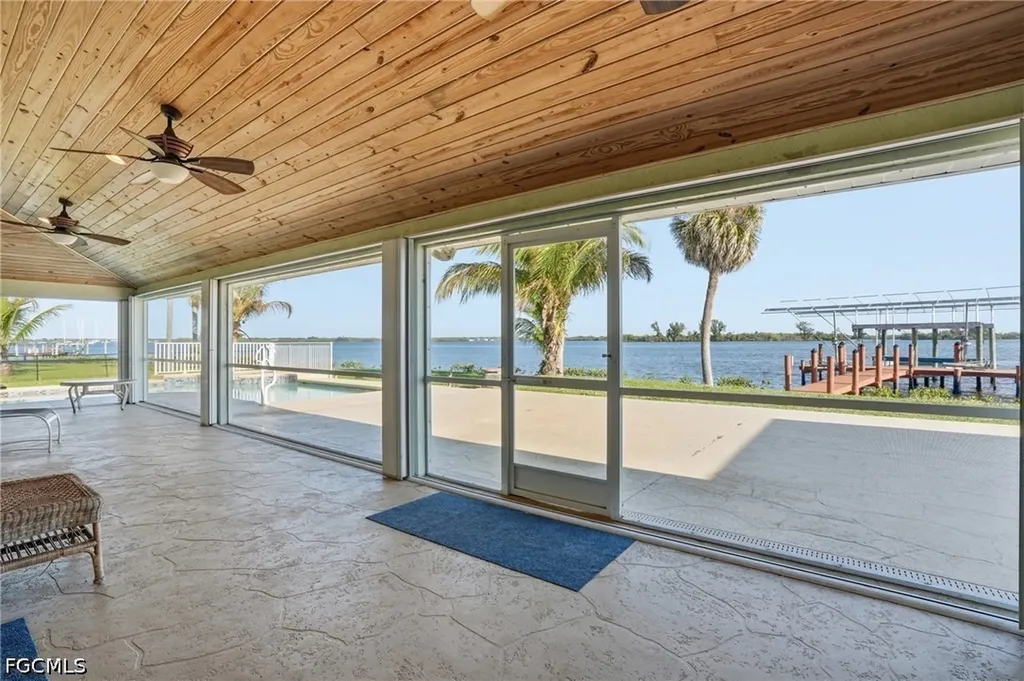 4473 E Riverside Drive Fort Myers FL 33905