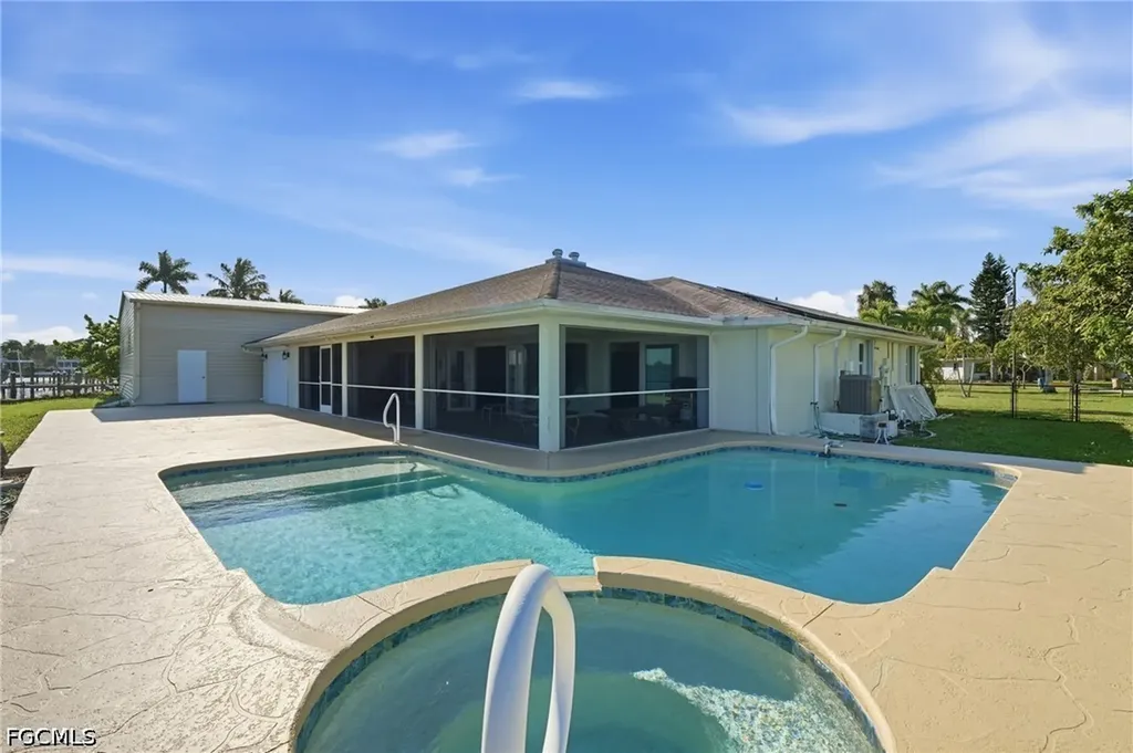 4473 E Riverside Drive Fort Myers FL 33905