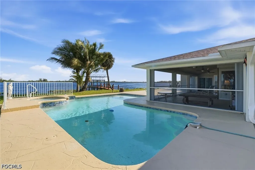 4473 E Riverside Drive Fort Myers FL 33905
